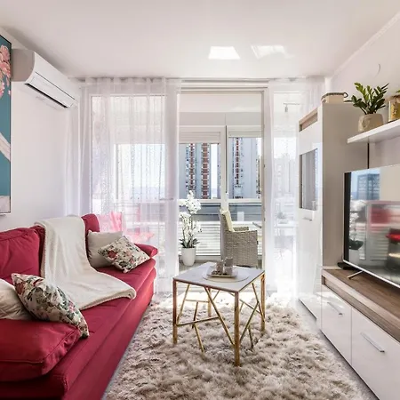 아파트 Desert Rose