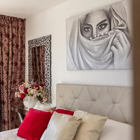 Апартаменти Desert Rose